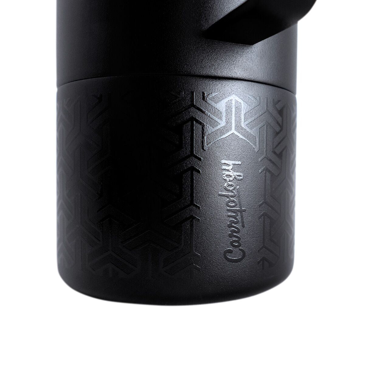 miir-x-carryology-tomo-b8 WebPDP-MiiR_x_Carryology_Tomo_Studio_Closeup__TOM1SV33402_12.10.25.jpg