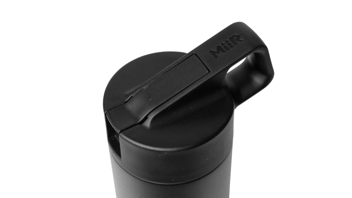 straw-bottle-t1 WebPDP-Straw_Lid_2_Black_Studio_0221_45deg_Closed__WMB1SL20002.jpg