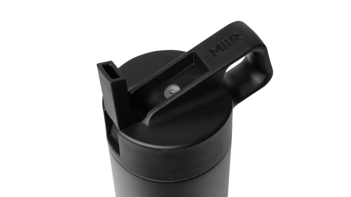 straw-bottle-t1 WebPDP-Straw_Lid_2_Black_Studio_0221_45deg_Open__WMB1SL20002.jpg