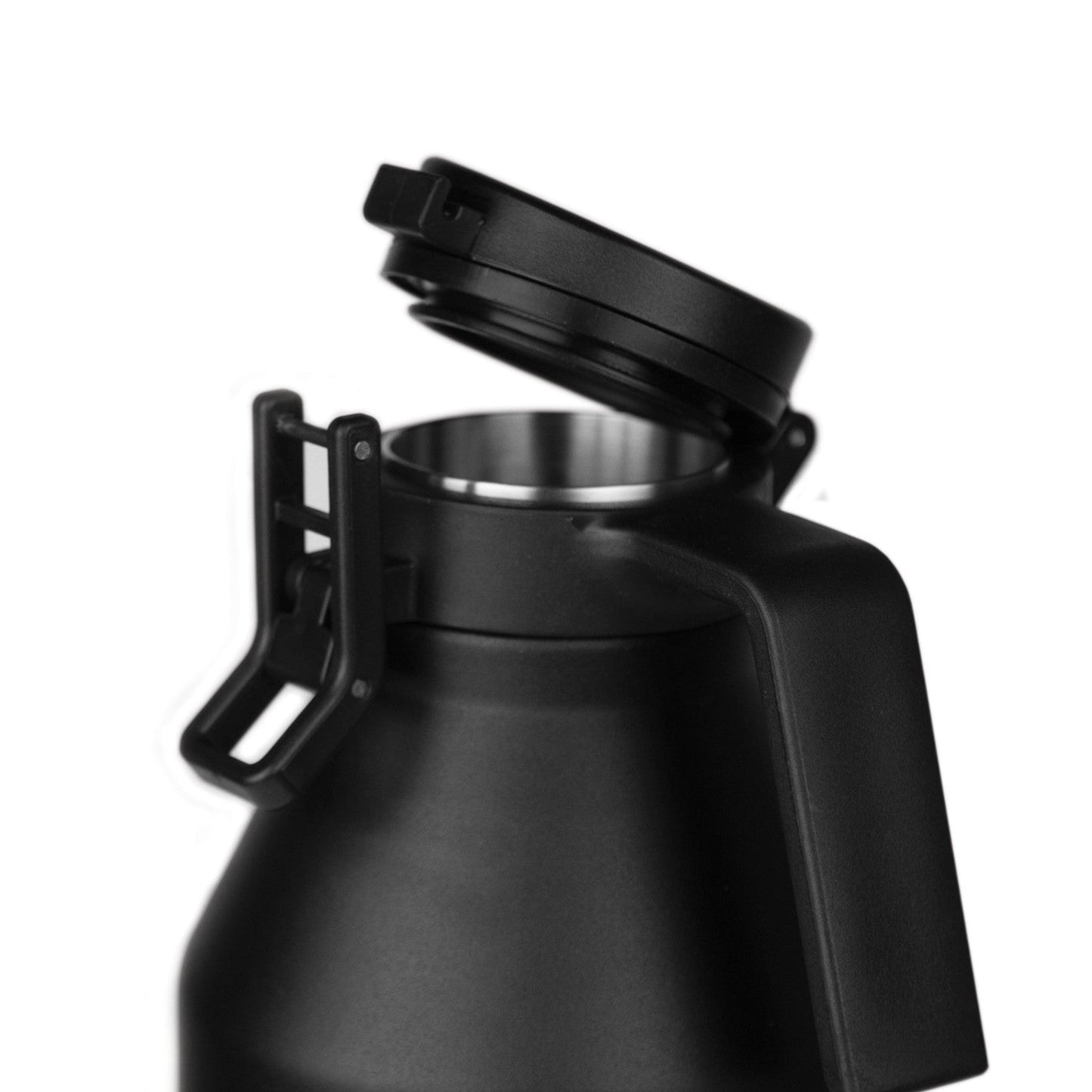 64oz-growler-c0 growlerdetail1_f7b2c86e-8bb8-40fc-b9ae-6f2e9d01276f__402220.jpg